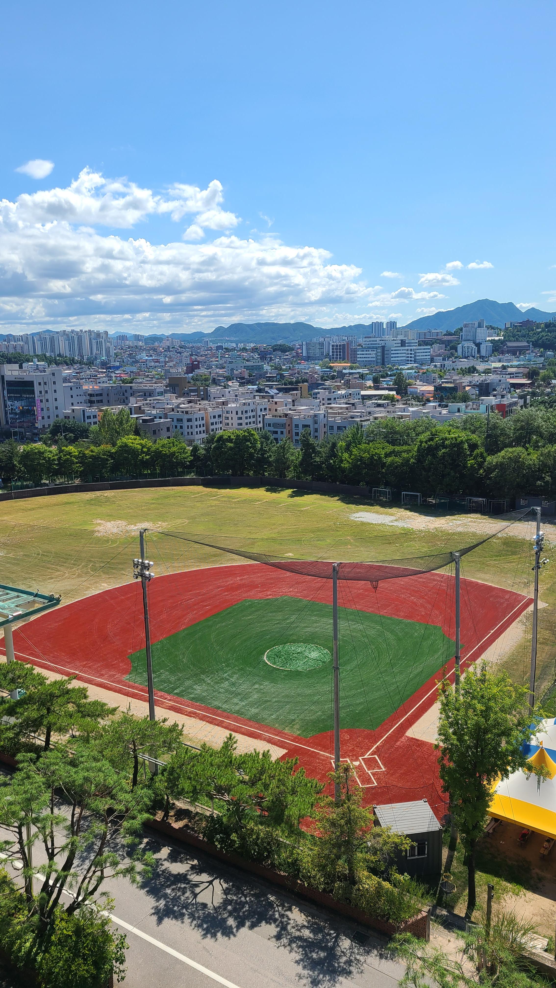 2023년 야구장 내야 인조잔디 시공 완료 사진
